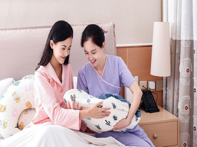 請(qǐng)?jiān)律┑淖⒁馐马?xiàng)，找月嫂需要注意什么呢？